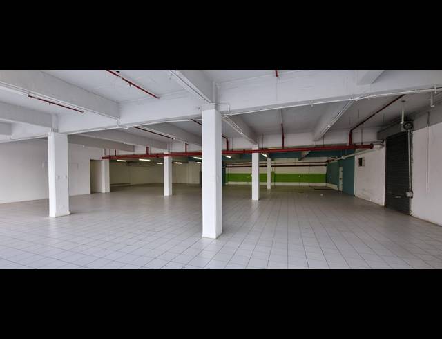 6,393M² WAREHOUSE FOR SALE IN PARK CENTRAL